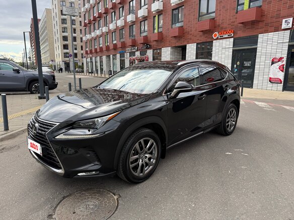 2017 Lexus NX 200 I Рестайлинг, чёрный, 3460000 рублей