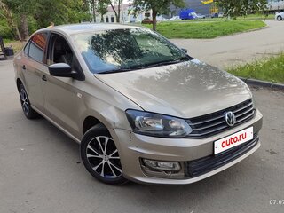 2020 Volkswagen Polo V Рестайлинг, коричневый, 800000 рублей, вид 2