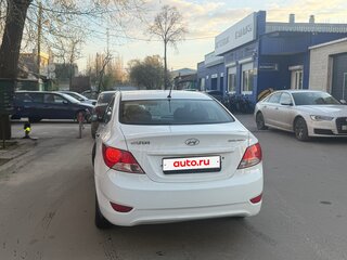 2012 Hyundai Solaris I, белый, 700000 рублей, вид 4