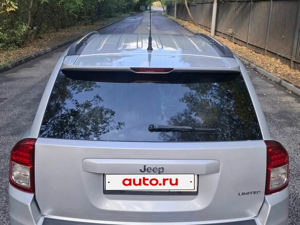2011 Jeep Compass I Рестайлинг, серебристый, 990000 рублей - вид 13