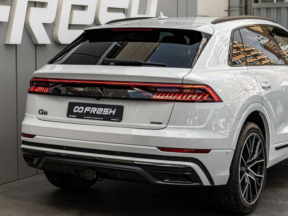 2021 Audi Q8 55 TFSI I (4M), белый, 9750000 рублей - вид 7