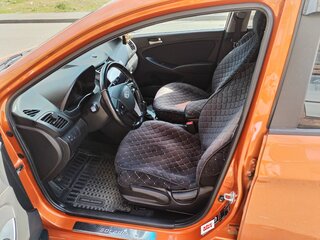 2014 Hyundai Solaris I, оранжевый, 1000000 рублей, вид 2