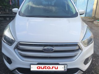 2017 Ford Escape III Рестайлинг, белый, 1900000 рублей, вид 1