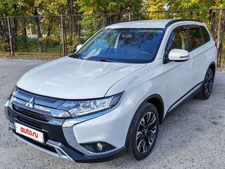 2021 Mitsubishi Outlander III Рестайлинг 3, белый, 2650000 рублей, вид 1