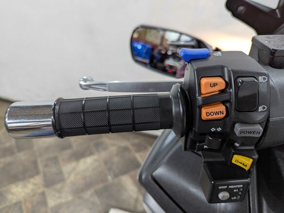 2013 Suzuki Burgman (SkyWave) 650, серебристый, 639000 рублей - вид 10