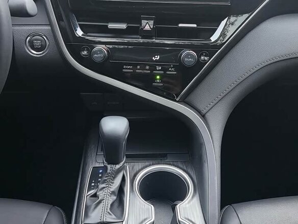 2025 Toyota Camry VIII (XV70) Рестайлинг, чёрный, 4027000 рублей - вид 13