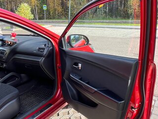 2013 Kia Rio 4-speed III, красный, 750000 рублей, вид 4