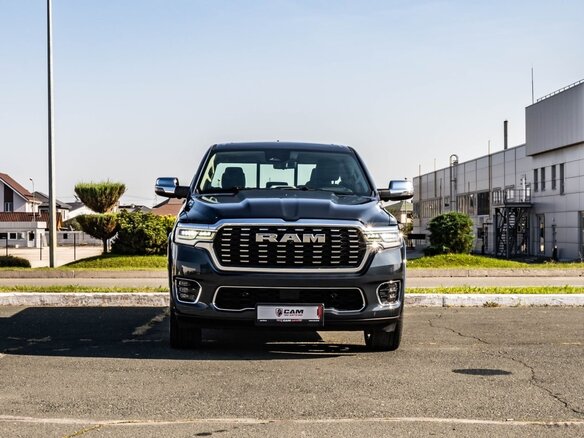 2026 Ram 1500 Crew Cab V Рестайлинг, синий, 10300000 рублей - вид 2