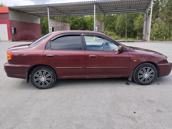 2006 Kia Spectra I Рестайлинг 2, красный, 400000 рублей - вид 3