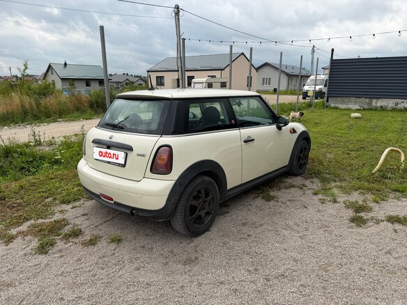 2009 Mini Hatch One II (R56), белый, 700000 рублей - вид 2