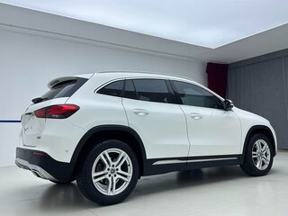 2022 Mercedes-Benz GLA 180 II (H247), белый, 2419000 рублей, вид 4