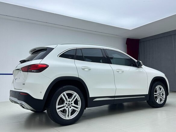 2022 Mercedes-Benz GLA 180 II (H247), белый, 2419000 рублей - вид 3