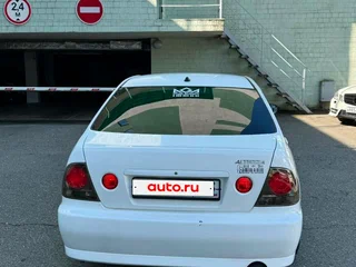 2004 Toyota Altezza, белый, 750000 рублей, вид 5