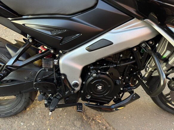 2026 Bajaj Pulsar NS400Z, чёрный, 419000 рублей - вид 10