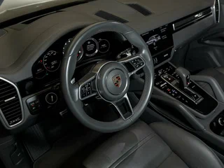 2019 Porsche Cayenne S III, серый, 5490000 рублей, вид 3