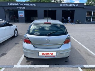 2013 Opel Astra H Рестайлинг, серебристый, 799000 рублей, вид 3