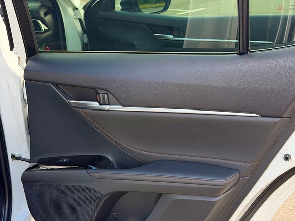 2018 Toyota Camry VIII (XV70), белый - вид 18