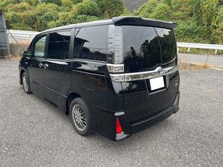 2021 Toyota Voxy III (R80) Рестайлинг, чёрный, 1767000 рублей, вид 5