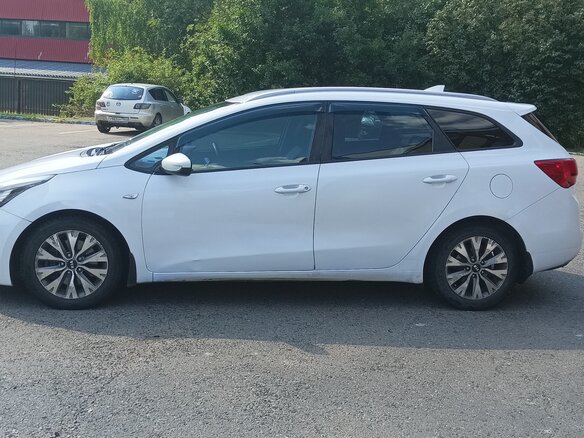 2018 Kia Ceed II Рестайлинг, белый, 690000 рублей - вид 9