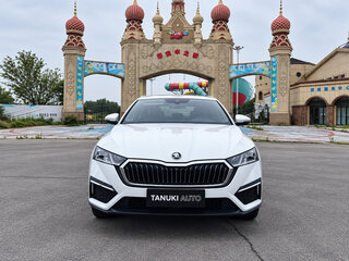 2022 Skoda Octavia IV (A8), белый, 1870005 рублей, вид 3
