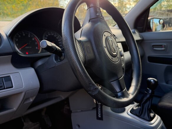 2003 Mazda 2 I (DY), красный, 240000 рублей - вид 7