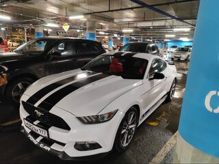2015 Ford Mustang VI, белый, 2500000 рублей, вид 4