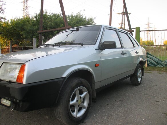 2004 Lada (ВАЗ) 21099, серебристый, 380000 рублей - вид 1