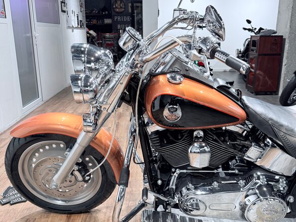 2008 Harley-Davidson Fat Boy, оранжевый, 1099000 рублей - вид 11
