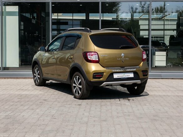2015 Renault Sandero Stepway II, зелёный - вид 5