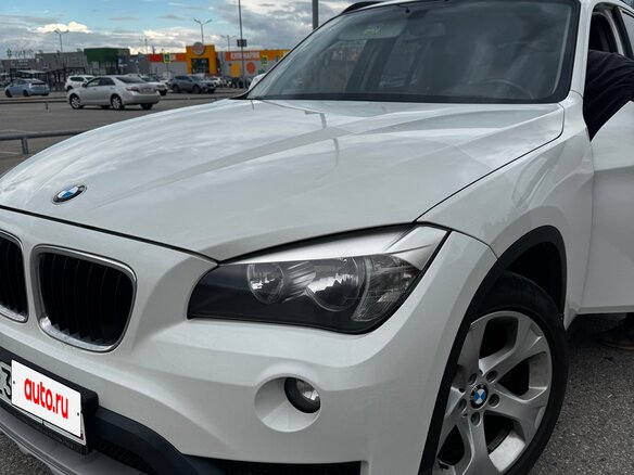 2014 BMW X1 18i I (E84) Рестайлинг, белый, 1450000 рублей - вид 1