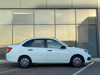 2019 Lada (ВАЗ) Granta I Рестайлинг, белый, 381000 рублей, вид 3