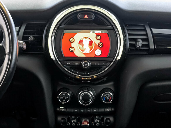 2020 Mini Hatch Cooper III (F55/F56) Рестайлинг, серый - вид 14