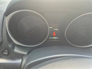 2014 Mitsubishi ASX I Рестайлинг, белый, 1050000 рублей, вид 4