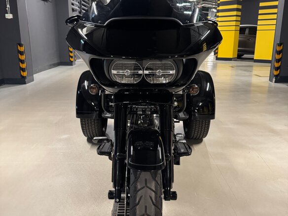 2024 Harley-Davidson Road Glide 3, чёрный, 4300000 рублей - вид 1