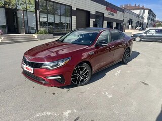 2020 Kia Optima IV Рестайлинг, красный, 2250000 рублей, вид 1