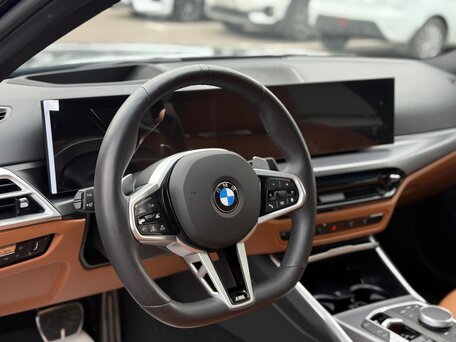 2023 BMW 3 серии 320i VII (G2x) Рестайлинг, чёрный, 4940000 рублей, вид 4