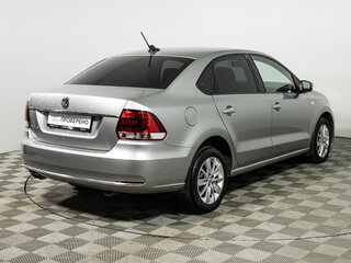 2018 Volkswagen Polo V Рестайлинг, серебристый, 1199777 рублей, вид 5