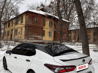 2020 Toyota Camry VIII (XV70) Рестайлинг, белый, 2500000 рублей, вид 3
