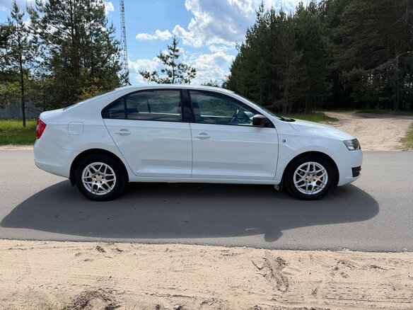 2015 Skoda Rapid I, белый, 550000 рублей - вид 2