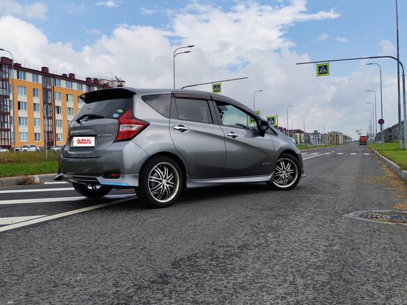 2018 Nissan Note e-Power II Рестайлинг, серый, 1150000 рублей - вид 7