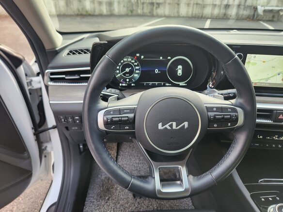 2022 Kia K5 III, белый, 2390000 рублей - вид 11