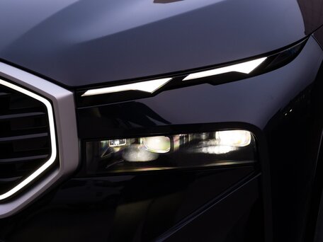 2024 BMW XM 50e, чёрный, 13900000 рублей, вид 2