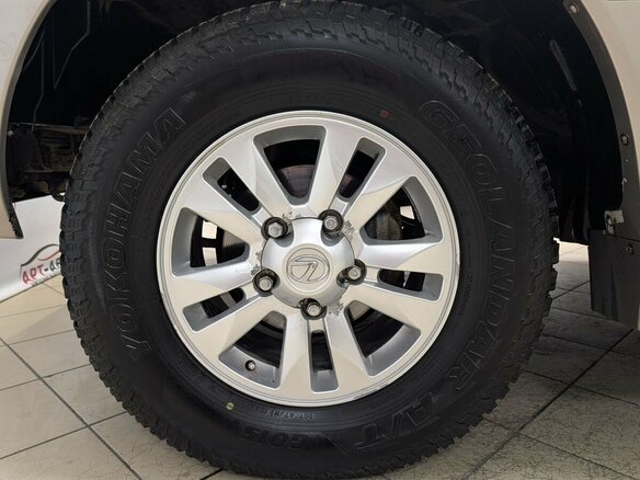 2002 Lexus LX 470 II, золотистый, 1699000 рублей - вид 7