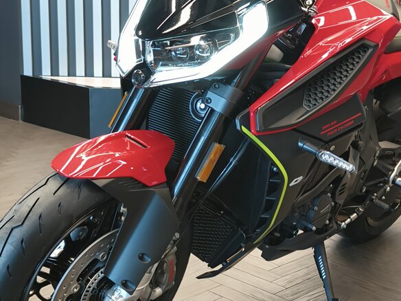 2026 QJMotor SRK 921, красный, 1090000 рублей - вид 8