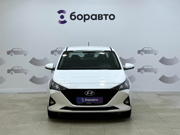 2021 Hyundai Solaris II Рестайлинг, белый, 1560000 рублей - вид 1