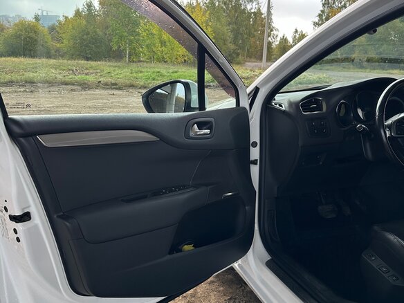 2012 Citroen C4 II, белый, 700000 рублей - вид 19
