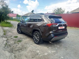 2021 Toyota RAV4 V (XA50), коричневый, 3850000 рублей, вид 3