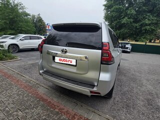 2020 Toyota Land Cruiser Prado 150 Series Рестайлинг 2, серый, 6000000 рублей, вид 4