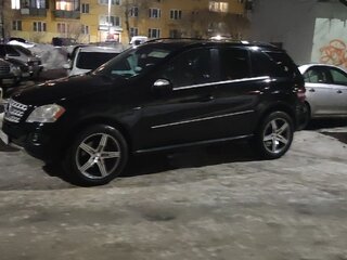 2008 Mercedes-Benz M-Класс 320 II (W164) Рестайлинг, чёрный, 1170000 рублей, вид 1