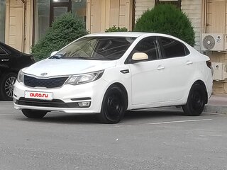 2017 Kia Rio III Рестайлинг, белый, 590000 рублей, вид 1